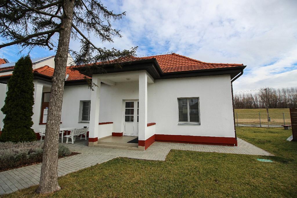 Gyevitur Apartman Algyo Zewnętrze zdjęcie